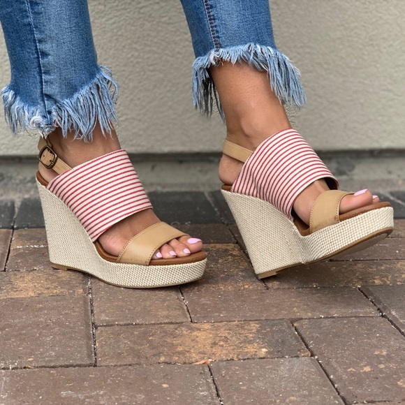 NIB Red Double Nautical Wide Band Wedge Sandal - Picture 8 of 8